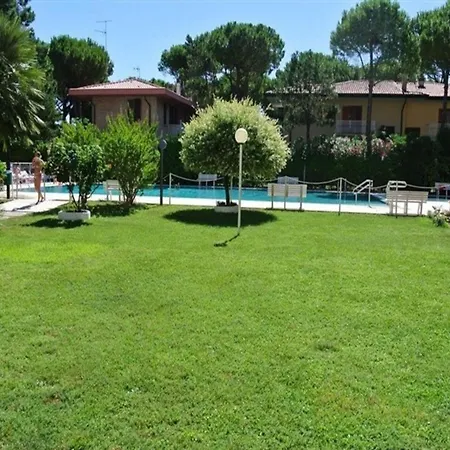 Apartment Fantastic Flat With Pool View Just Steps From The Sea *
