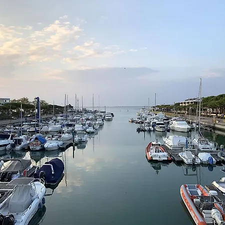 Fantastic Flat With Pool View Just Steps From The Sea Apartmán *