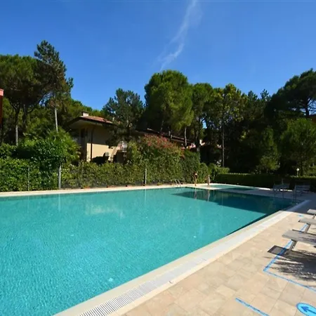 Fantastic Flat With Pool View Just Steps From The Sea Apartmán *