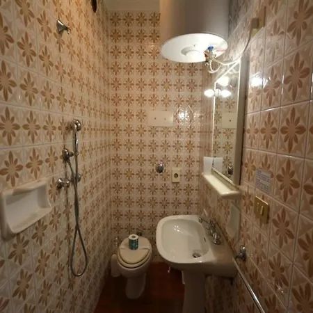 Fantastic Flat With Pool View Just Steps From The Sea Apartmán