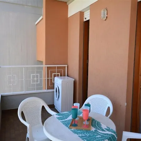 Fantastic Flat With Pool View Just Steps From The Sea *