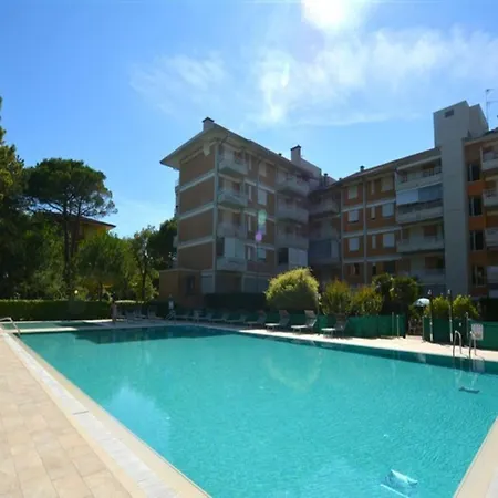 Apartment Fantastic Flat With Pool View Just Steps From The Sea *