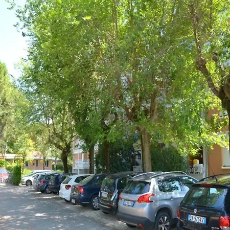 Fantastic Flat With Pool View Just Steps From The Sea Apartment *